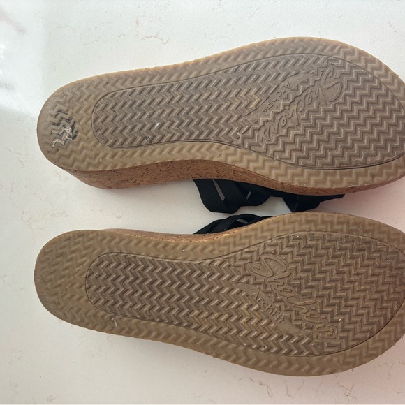 Skechers cork look platform sandal with black straps - Picture 3 of 3